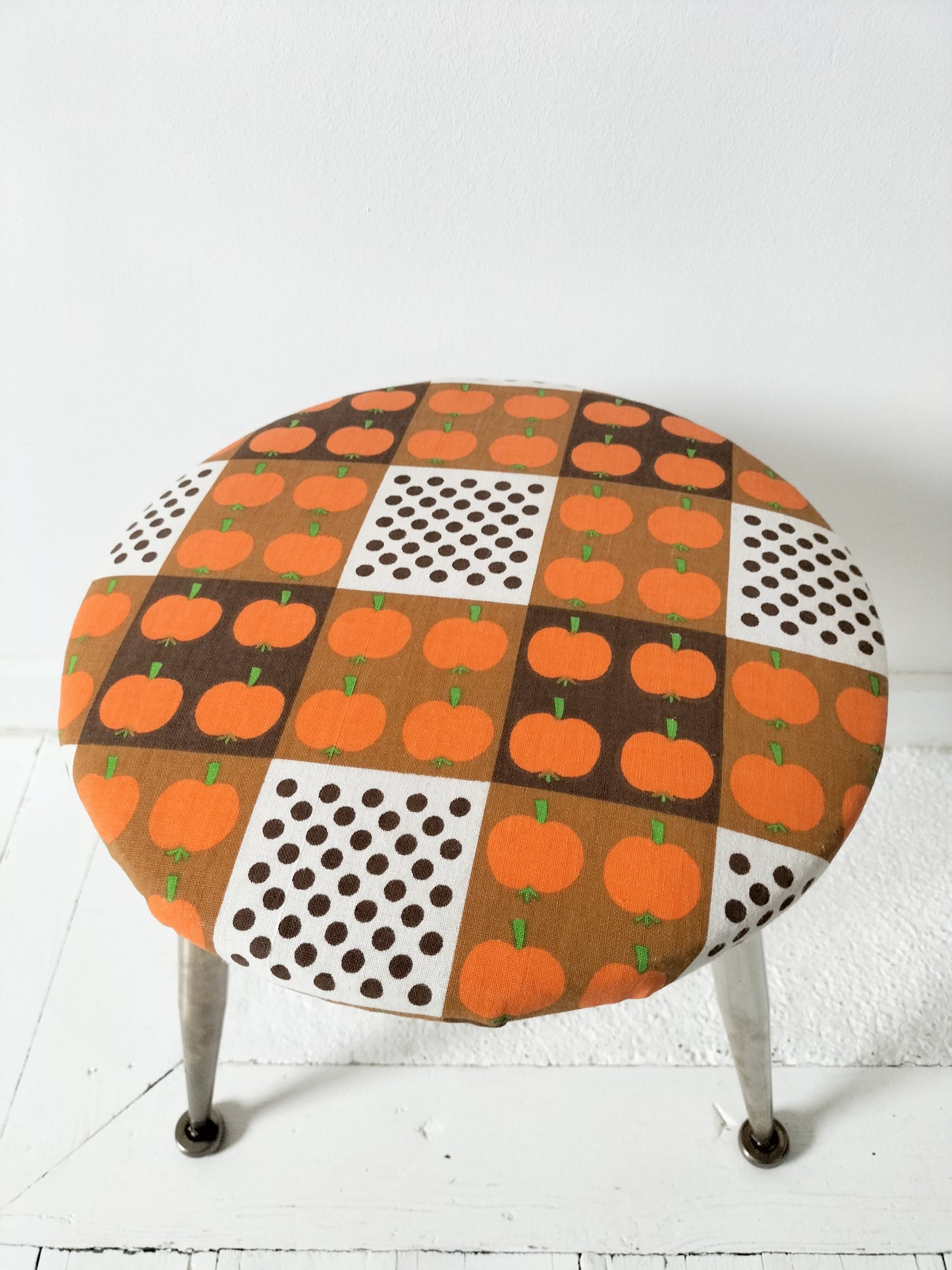 Tabouret tripode