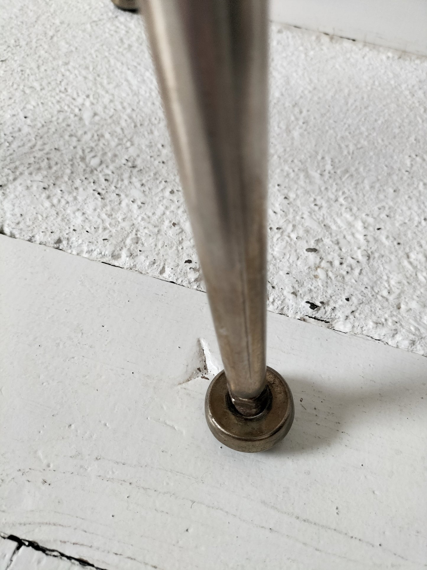 Tabouret tripode