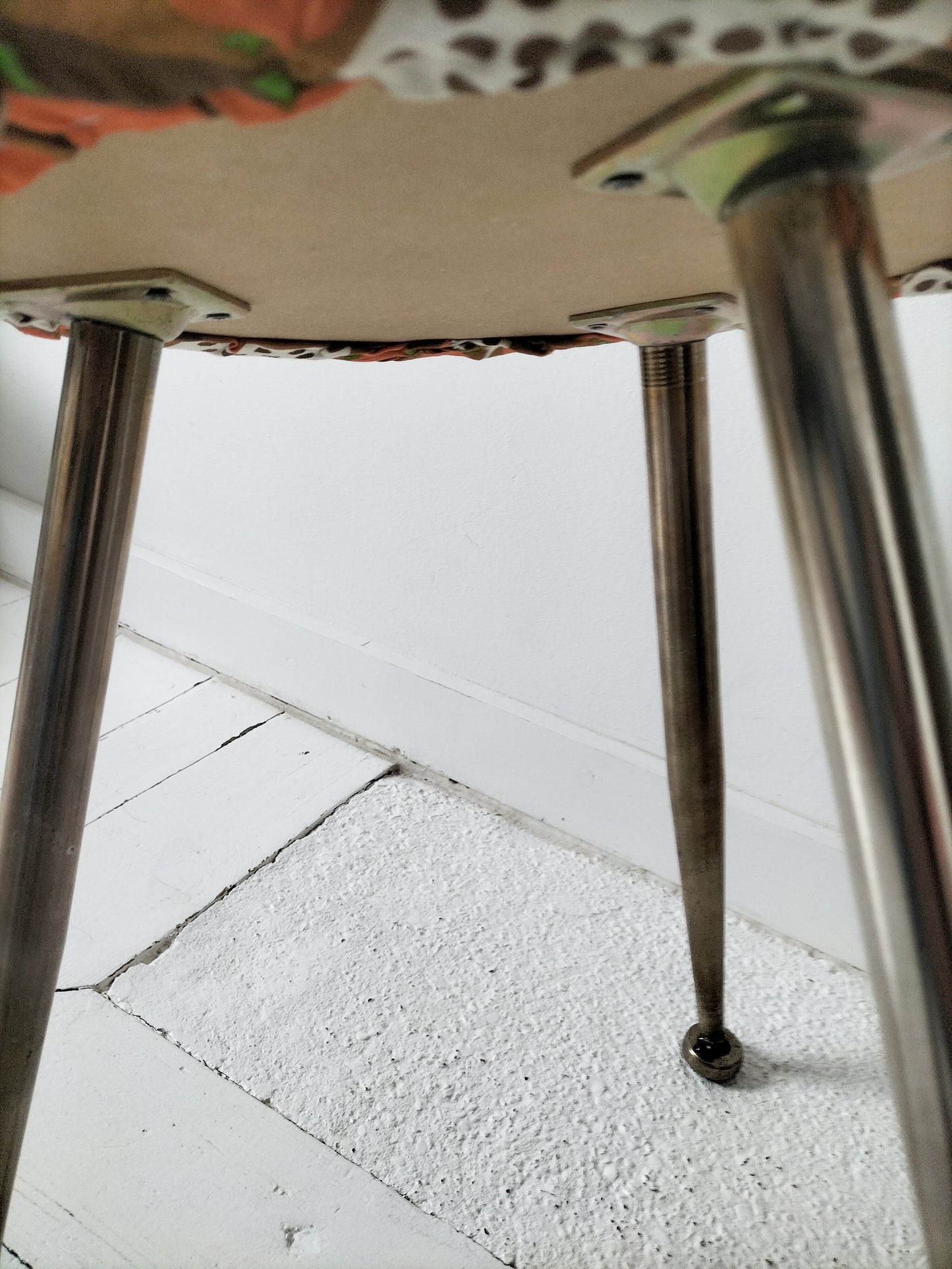 Tabouret tripode