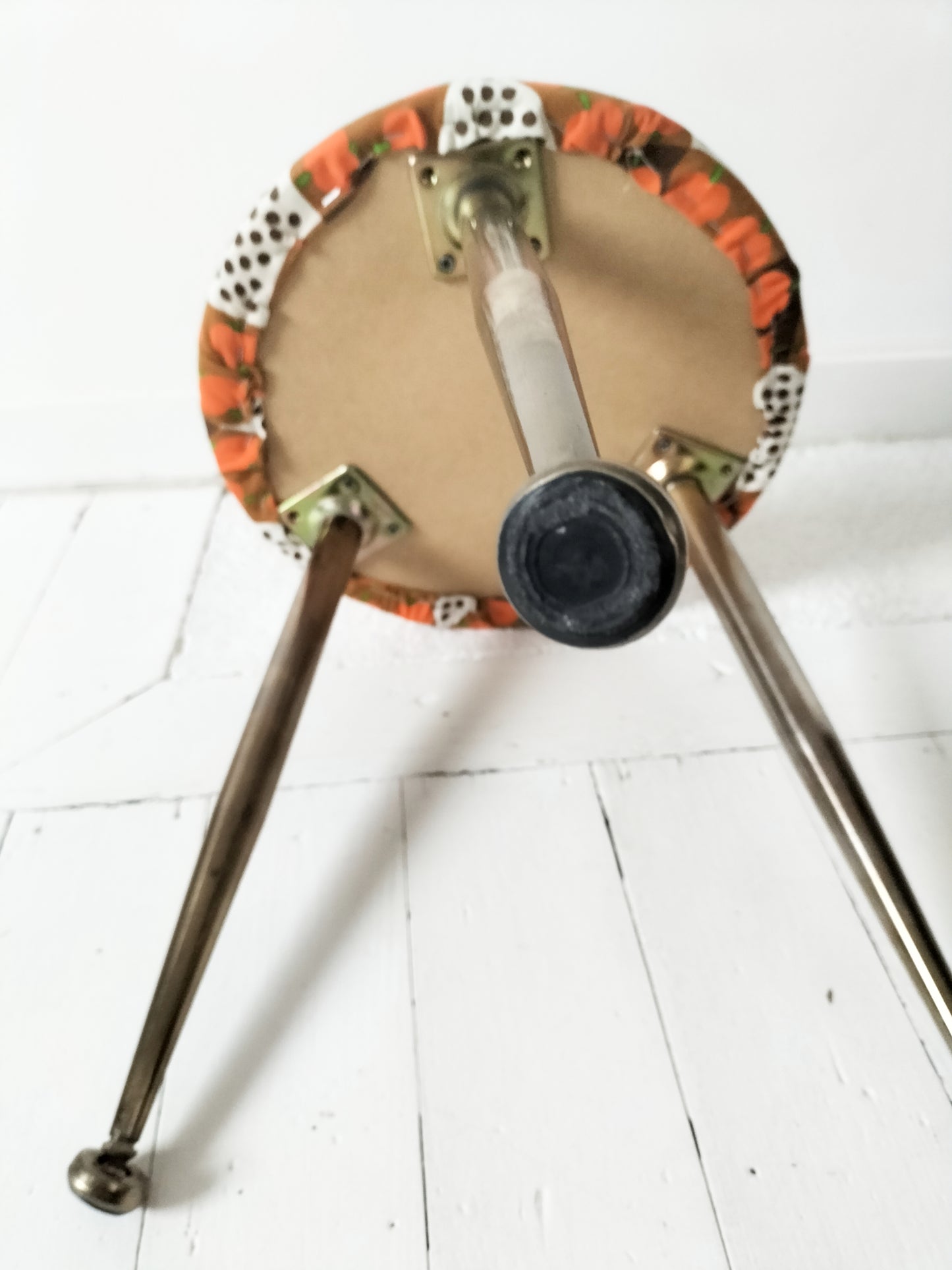 Tabouret tripode