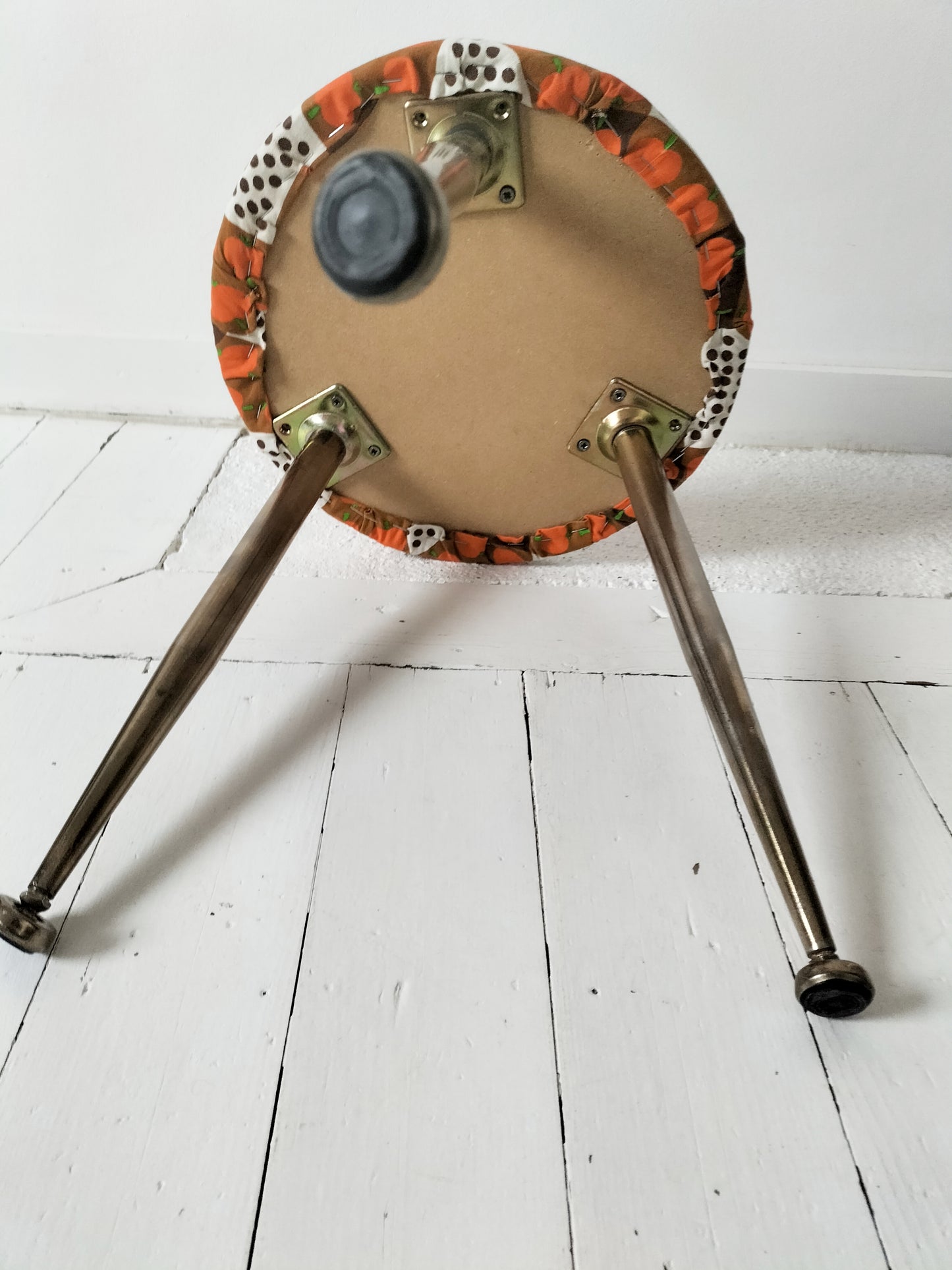 Tabouret tripode