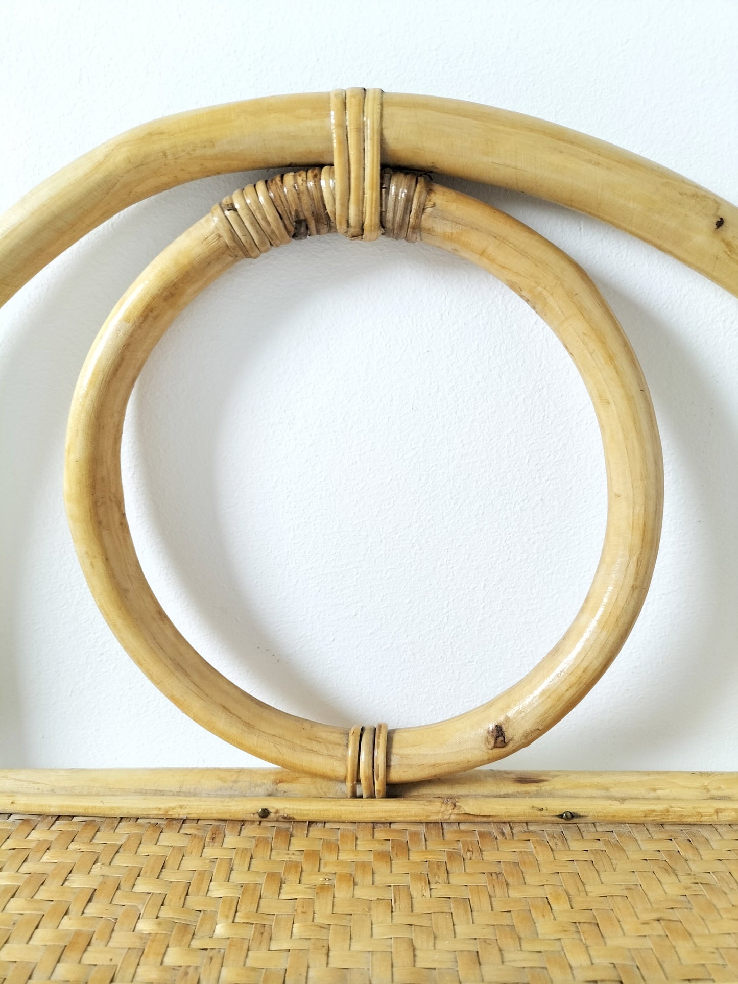 Étagère murale en rotin