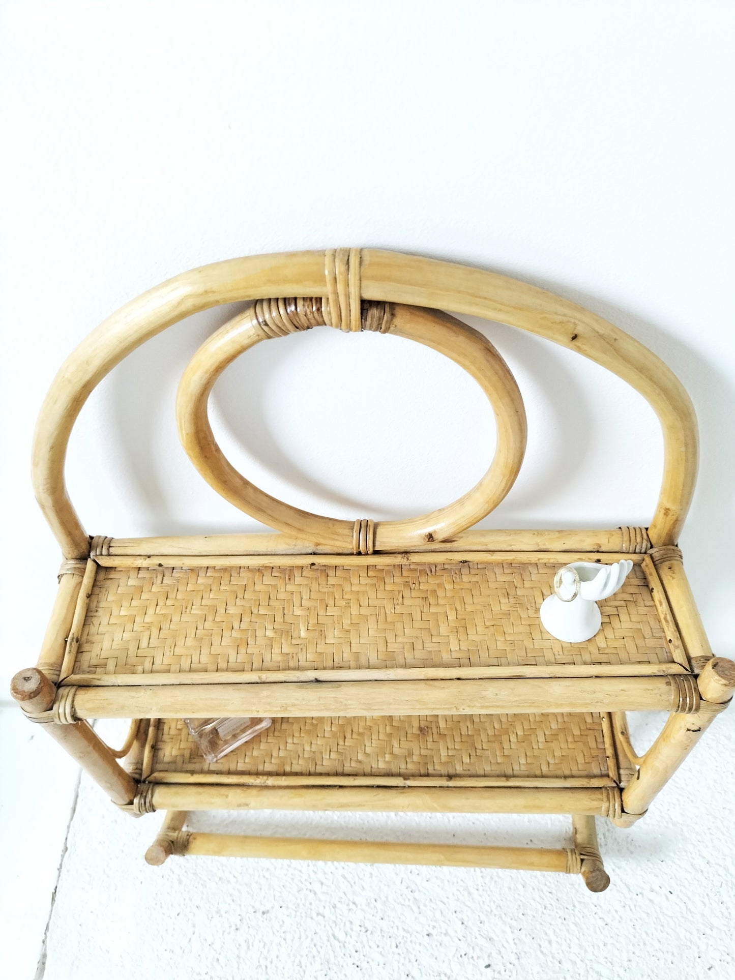 Étagère murale en rotin