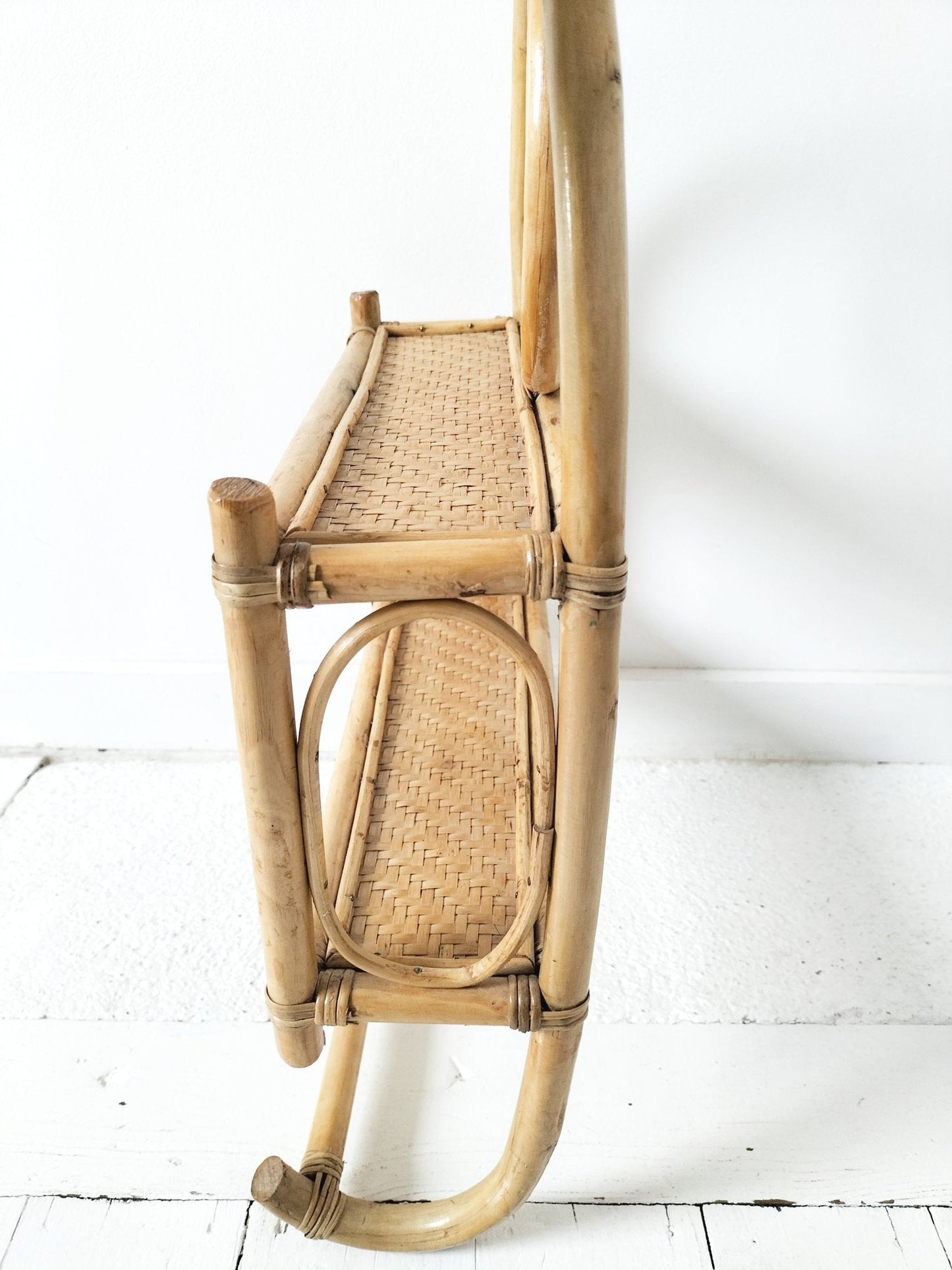 Étagère murale en rotin