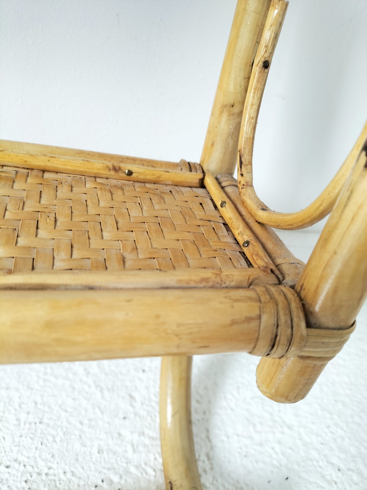 Étagère murale en rotin