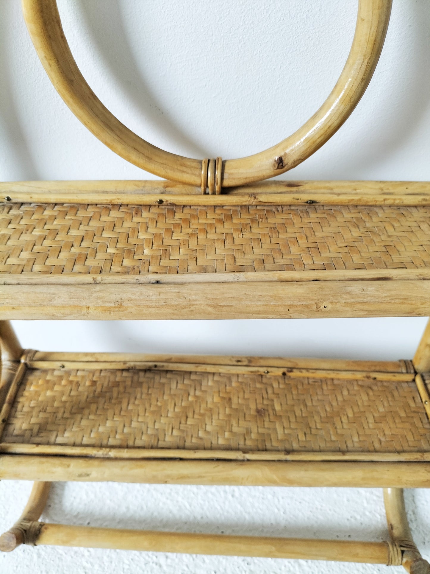 Étagère murale en rotin