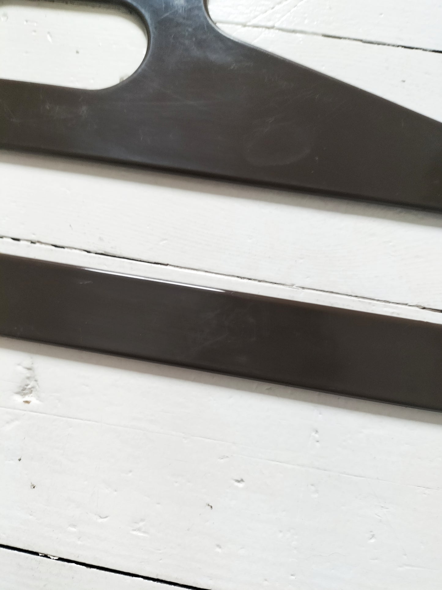 Duo de cintres Ingo Maurer pour Flair