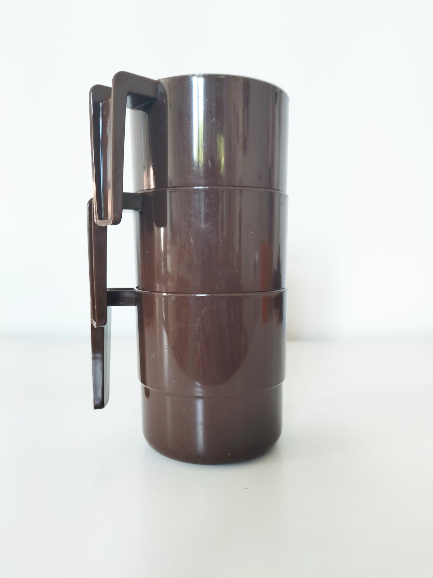 Trio de tasses en plastique