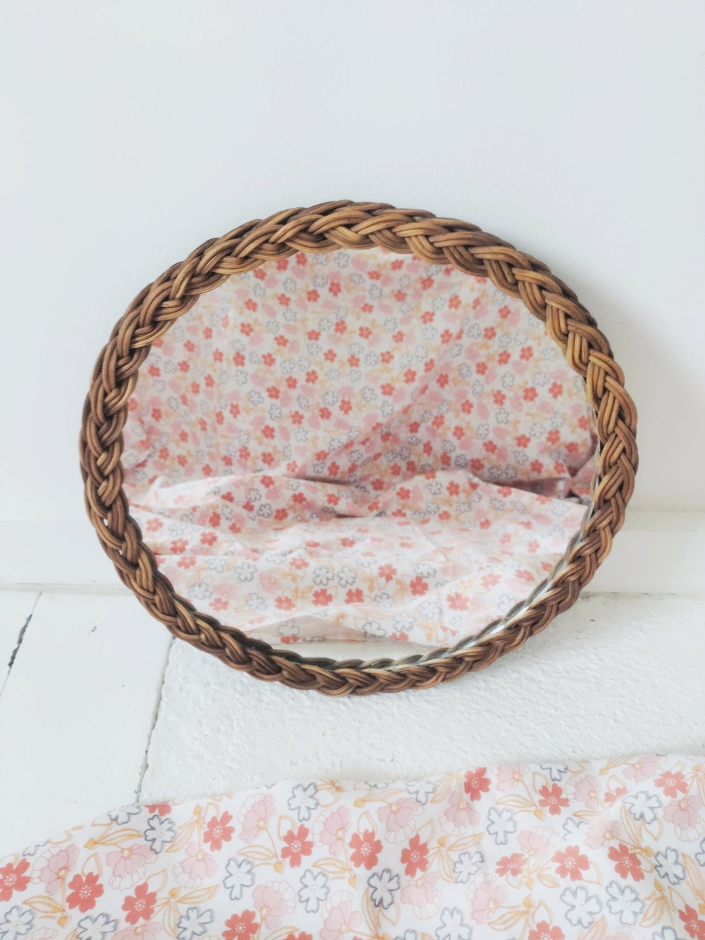 Miroir en osier tressé