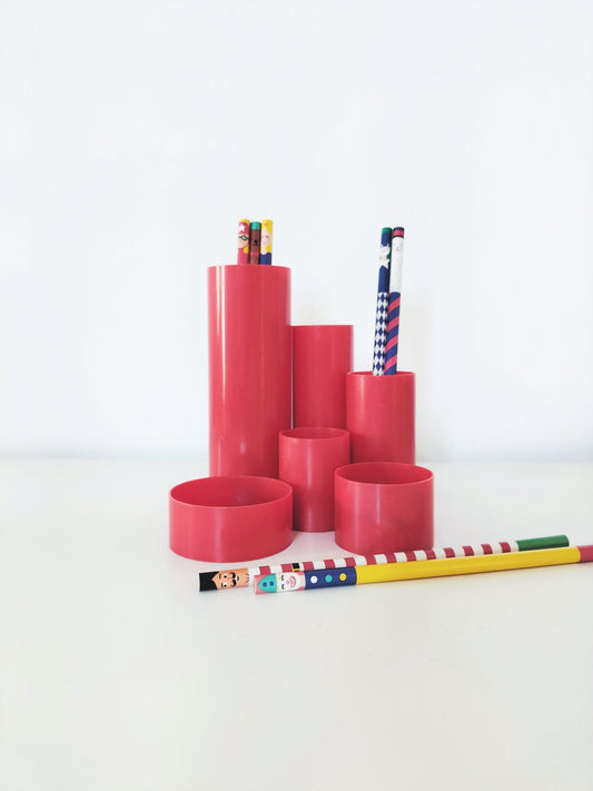 Organiseur de bureau en plastique rouge