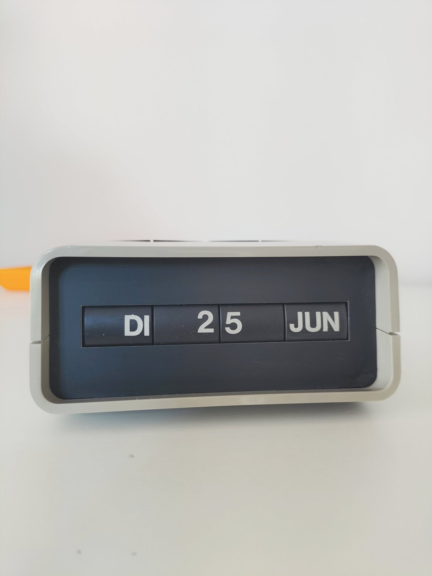 Calendrier perpétuel/ dateur ARLAC dati DBGM design Halm