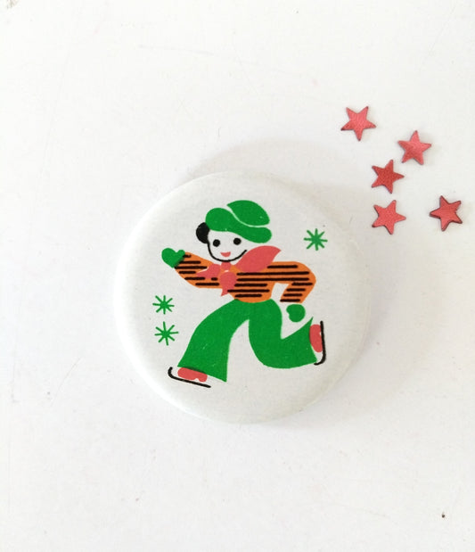 Ancien badge métallique 70's (ou magnet) Norma made in URSS (Estonie)