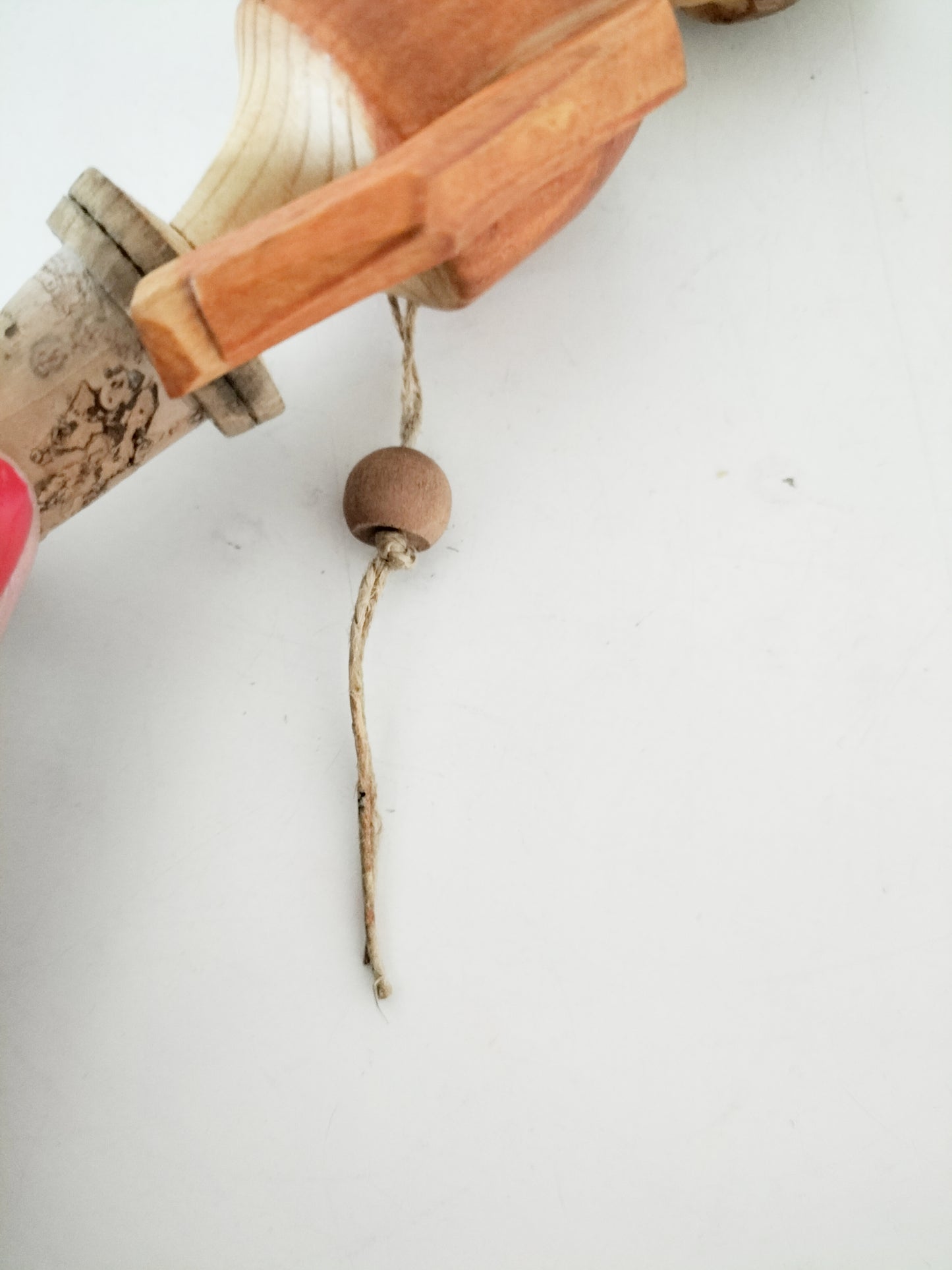 Ancien bouchon bonhomme tirant son chapeau en bois