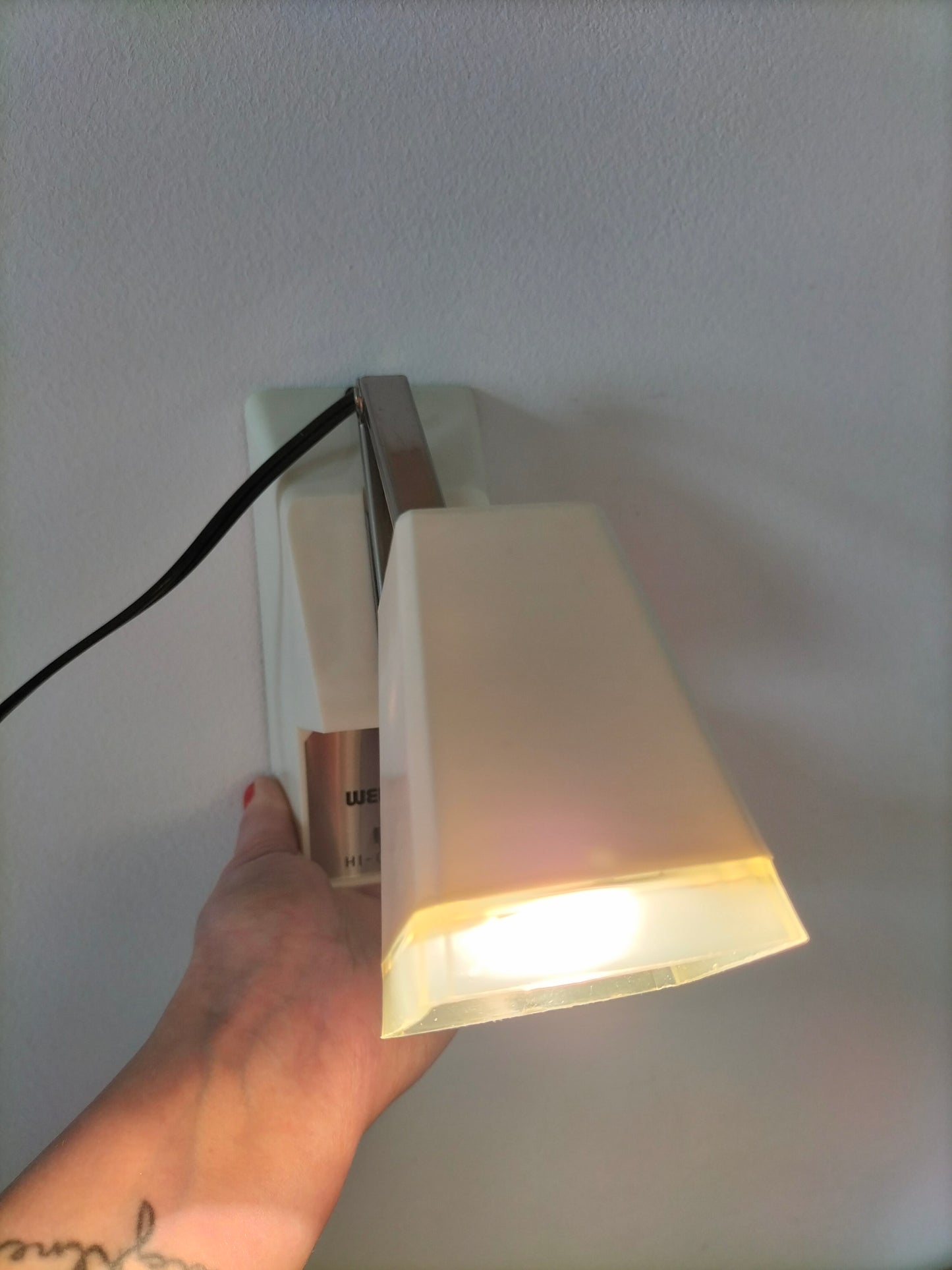 Lampe de table ou murale Well-Lite made in Hong-Kong