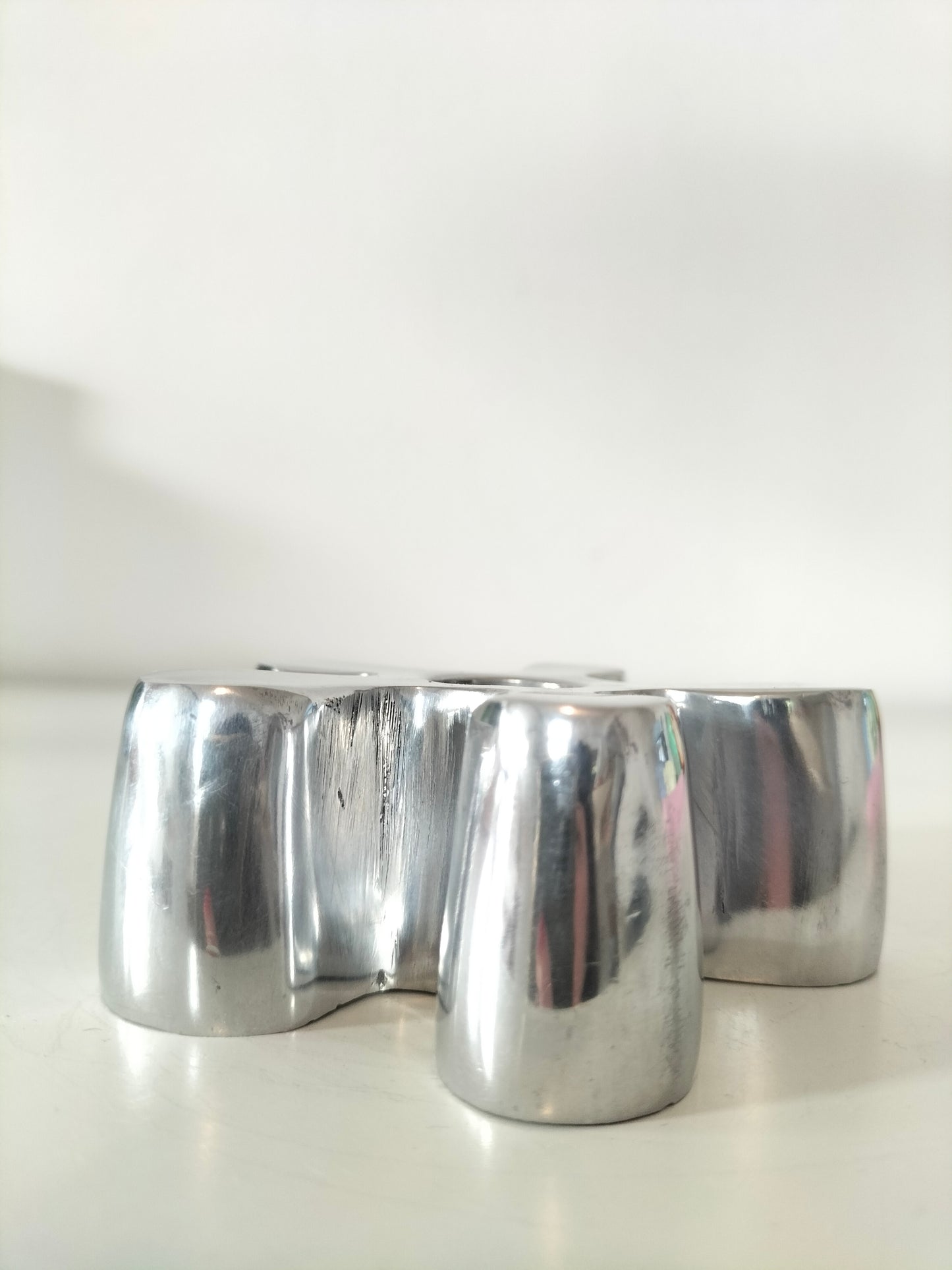 Bougeoir fleur en aluminium