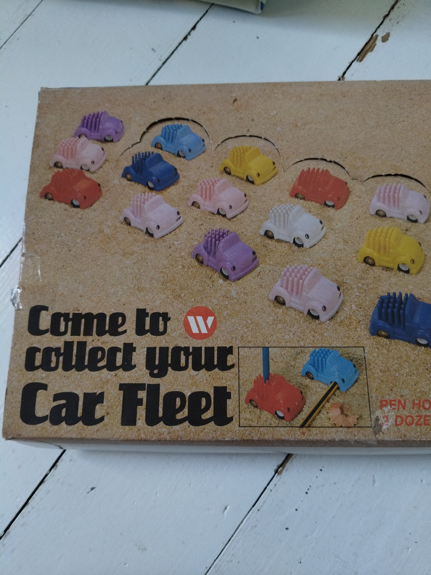 "Car Fleet" voiture Coccinelle Turbo miniature porte-stylo/ crayon et taille-crayon design UK couleur au choix