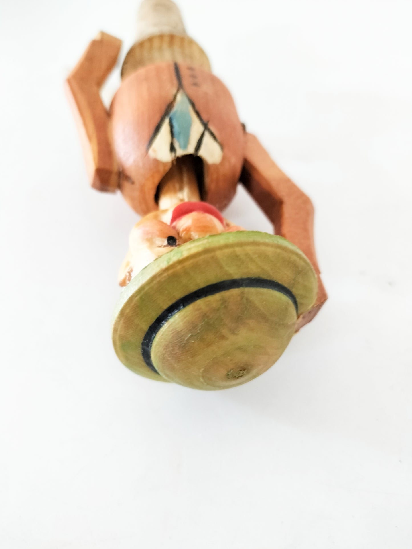 Ancien bouchon bonhomme tirant son chapeau en bois