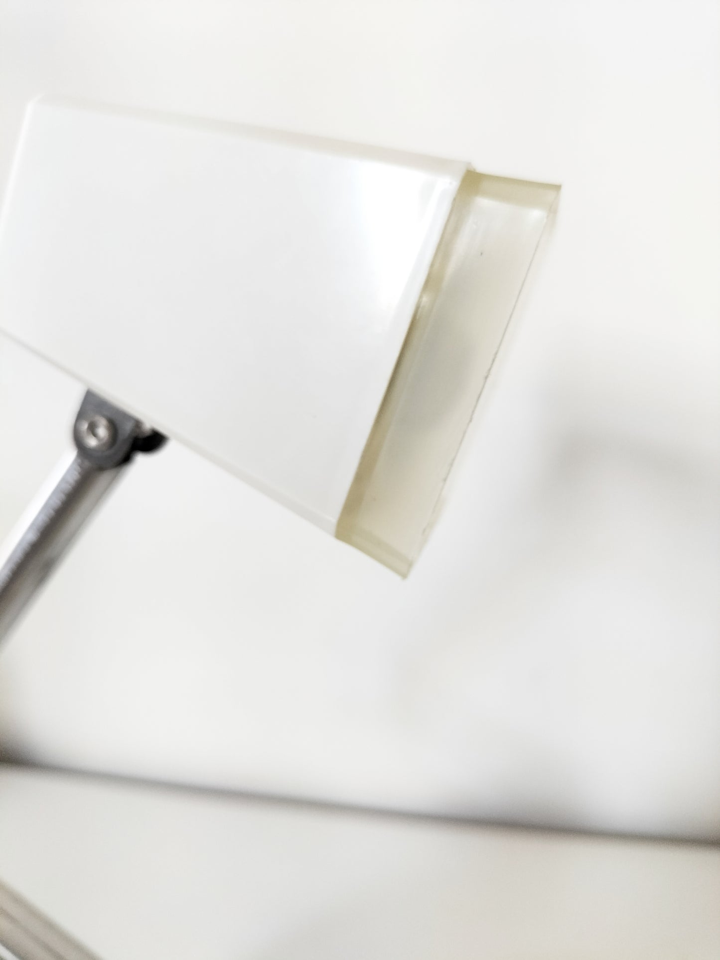 Lampe de table ou murale Well-Lite made in Hong-Kong
