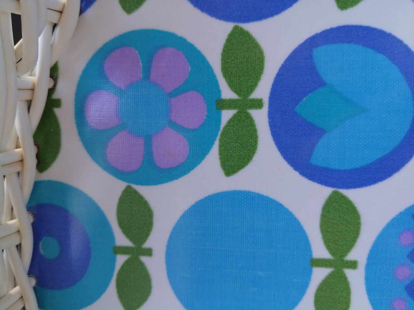 Corbeille vintage flower power en formica et scoubidou