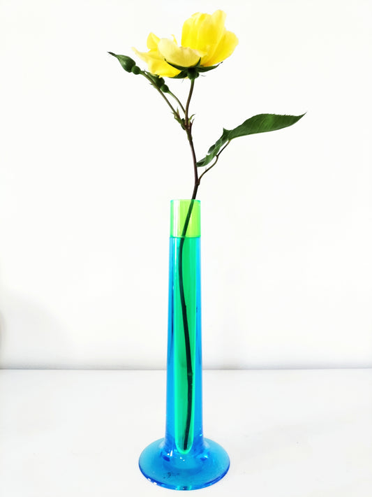 Vase soliflore "Flûte" en plexi de Stefano Giovannoni pour Alessi 2002