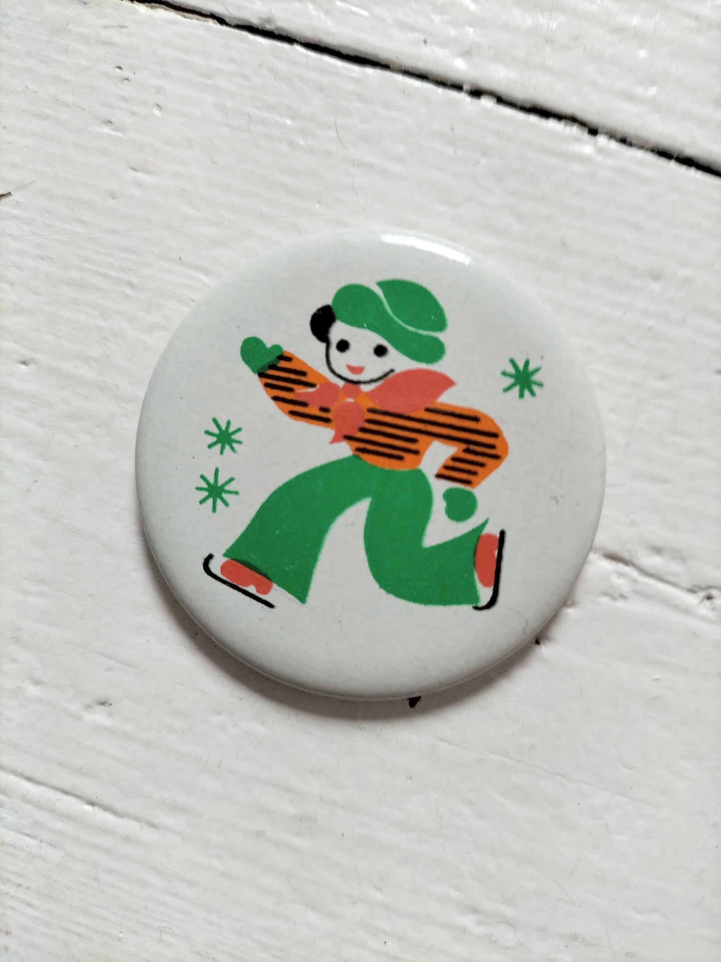 Ancien badge métallique 70's (ou magnet) Norma made in URSS (Estonie) à l'unité