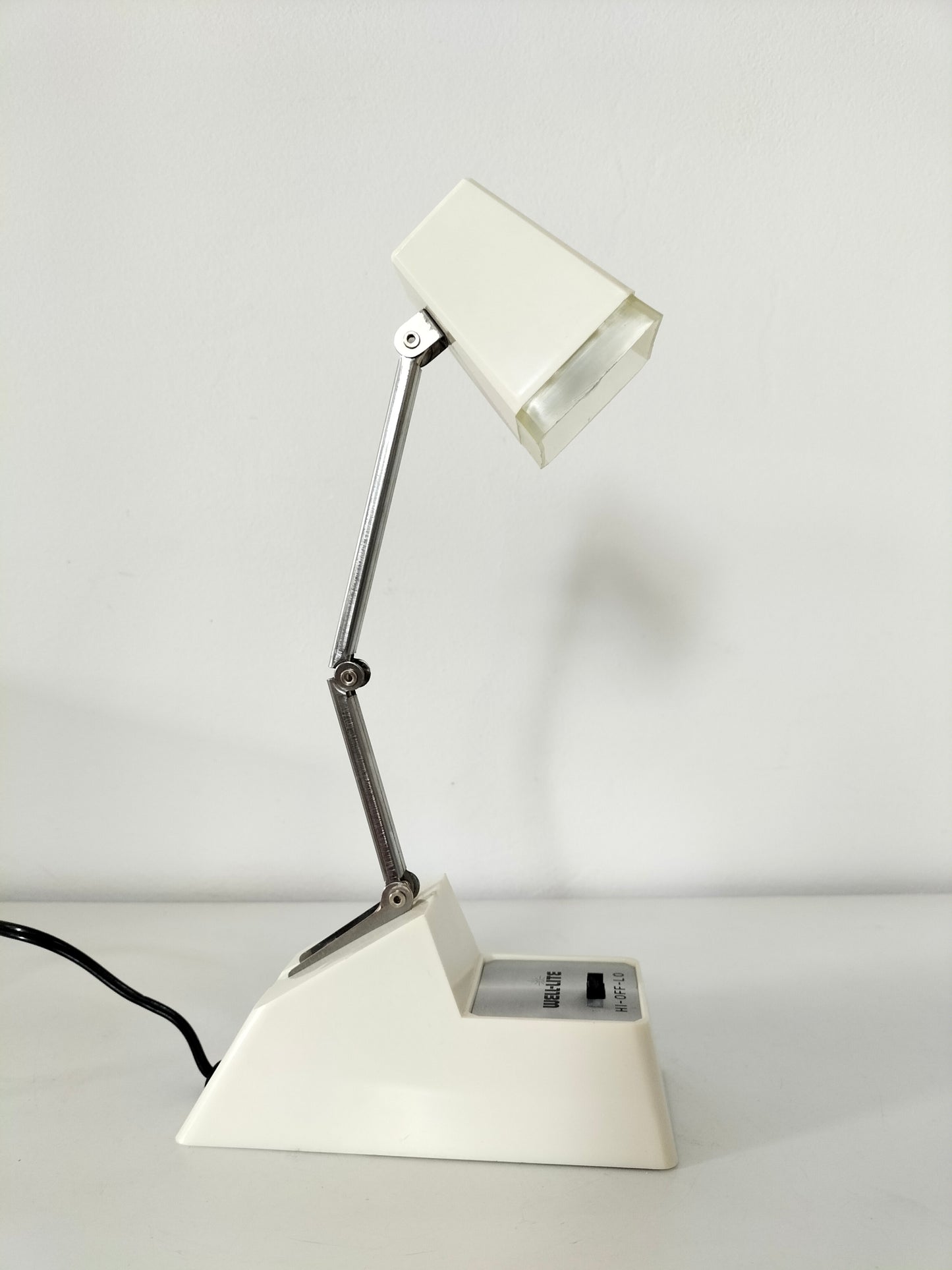 Lampe de table ou murale Well-Lite made in Hong-Kong