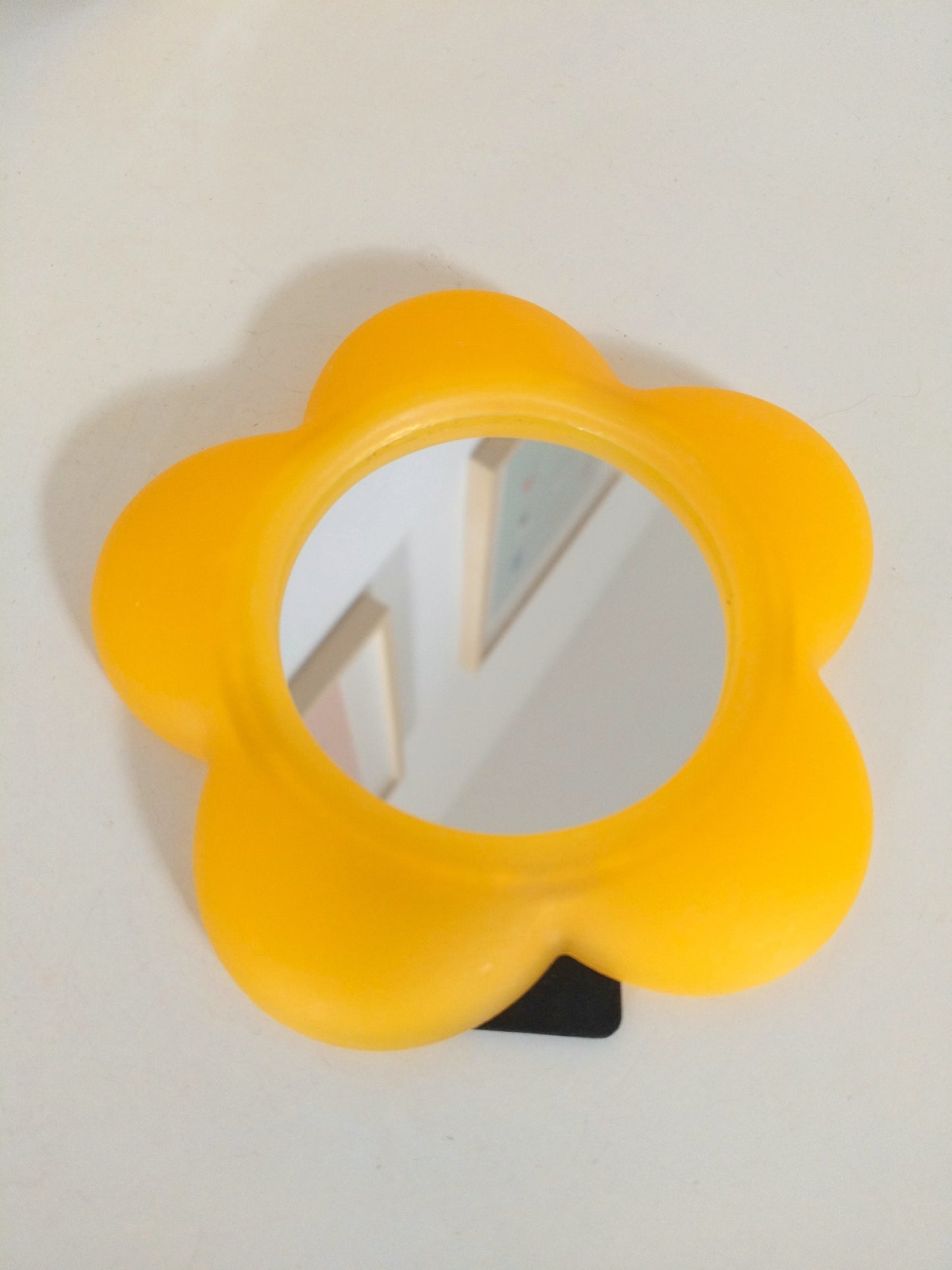 Petit miroir fleur en plastique à poser