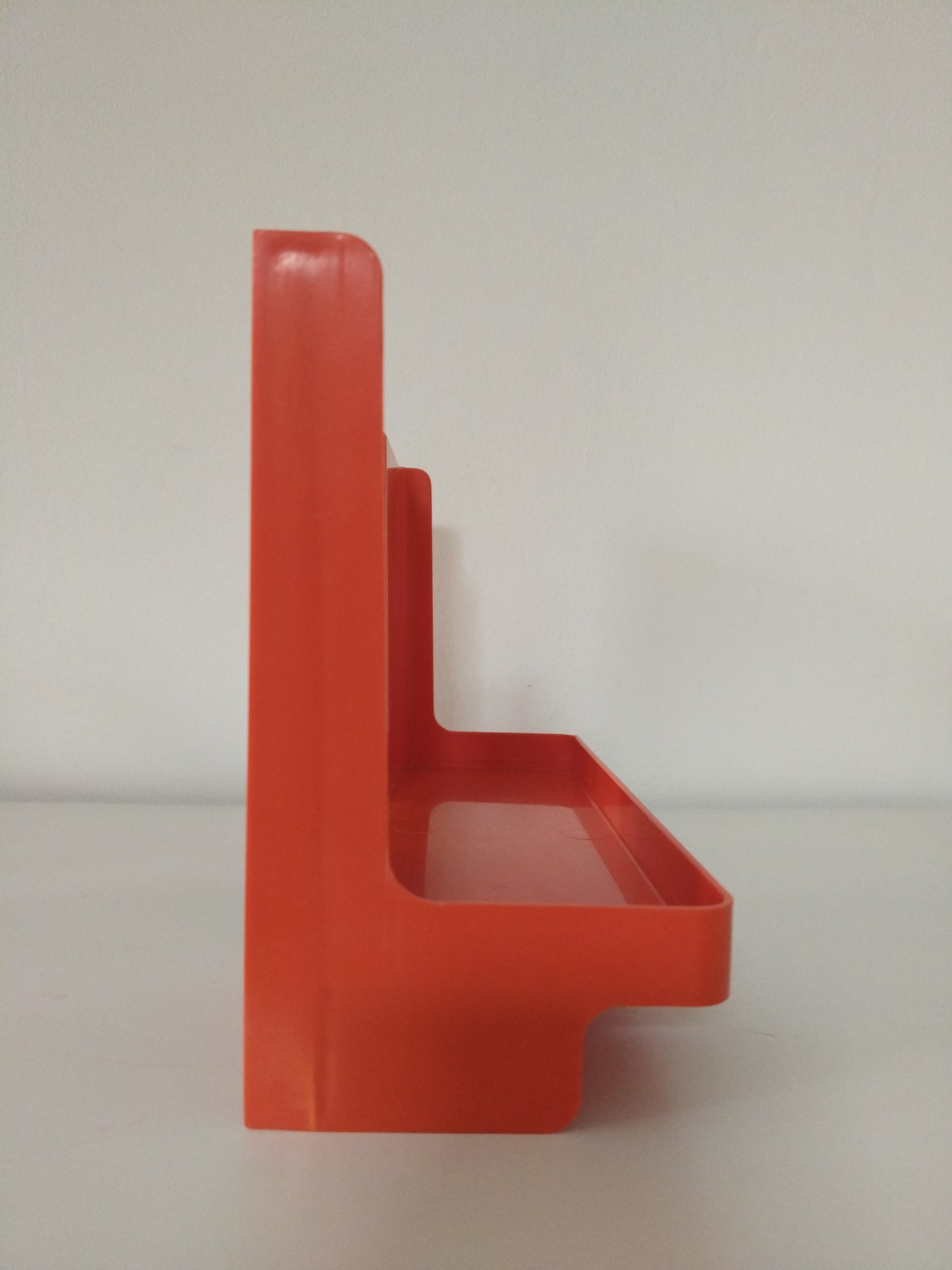 Petit rangement mural en plastique orange Daisif