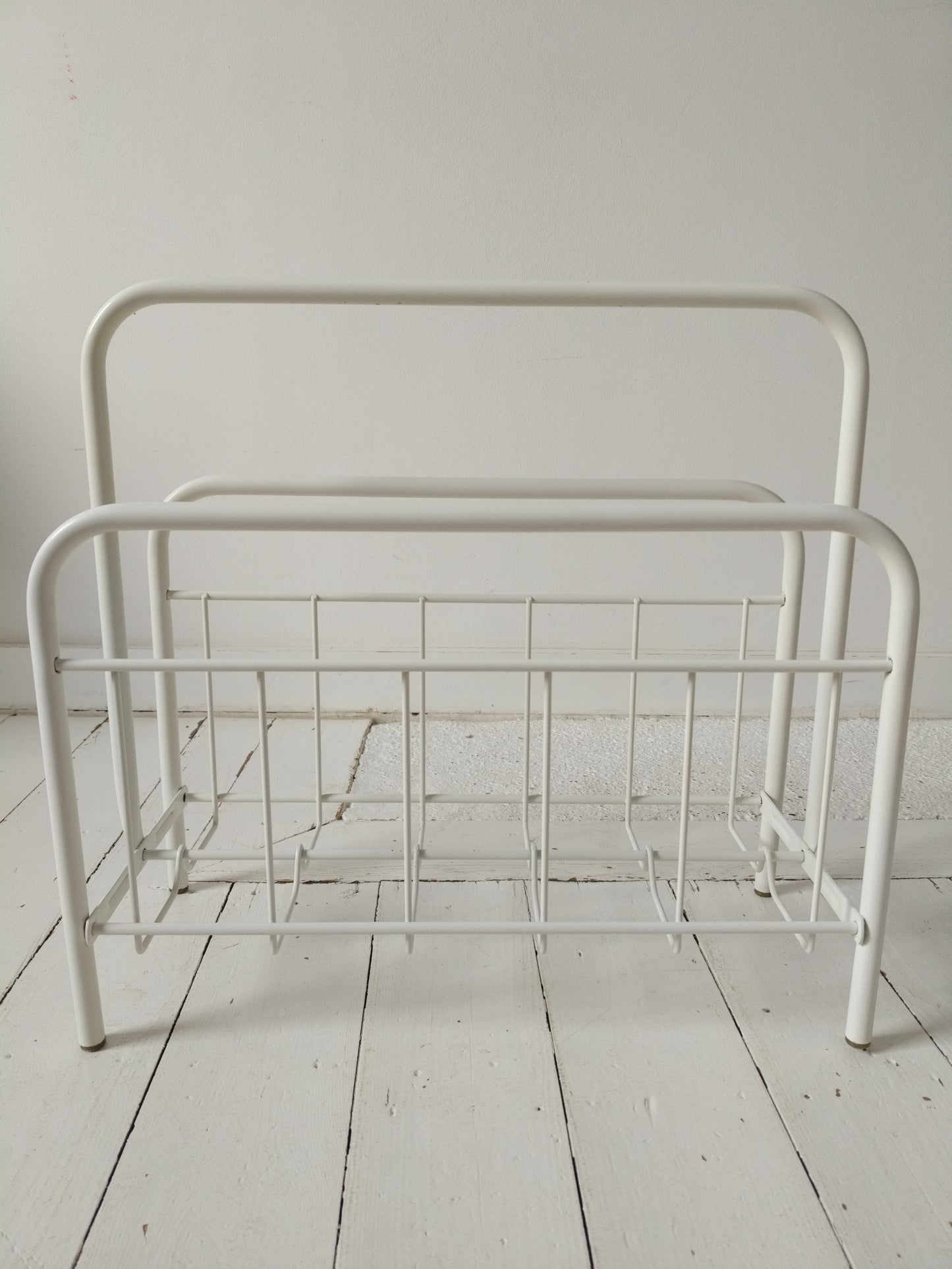 Porte-revues métallique blanc