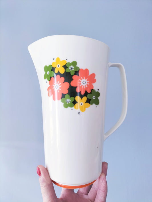 Carafe vintage en plastique