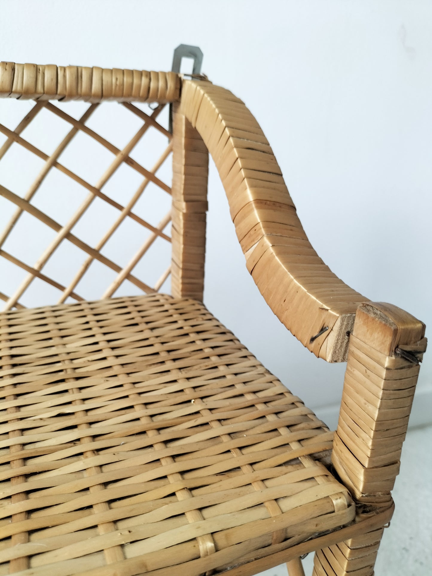 Étagère murale bois et osier