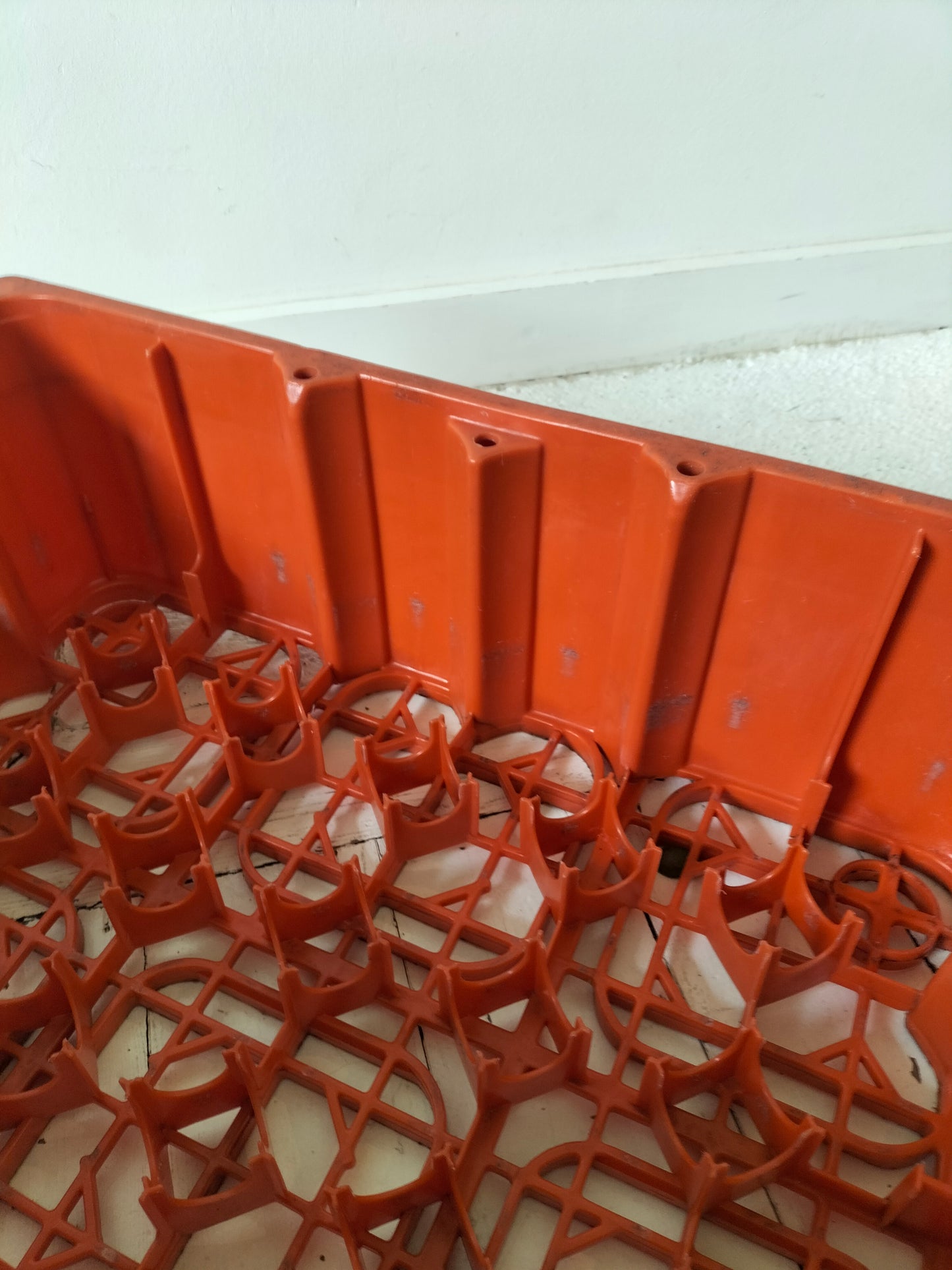 Casier/ caisse Orangina en plastique par Allibert