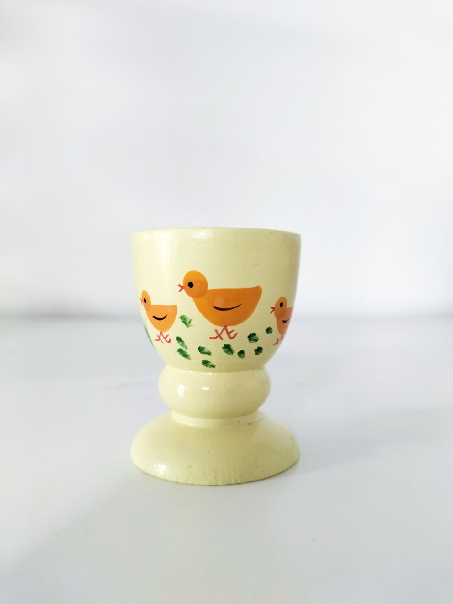 Ensemble de 6 coquetiers en bois peints à la main (2 lots disponibles)