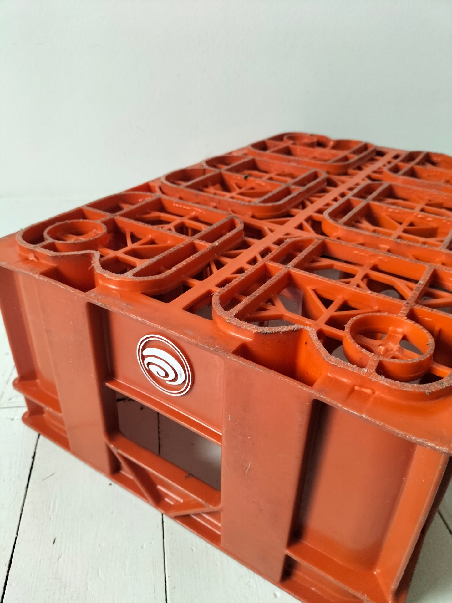 Casier/ caisse Orangina en plastique par Allibert