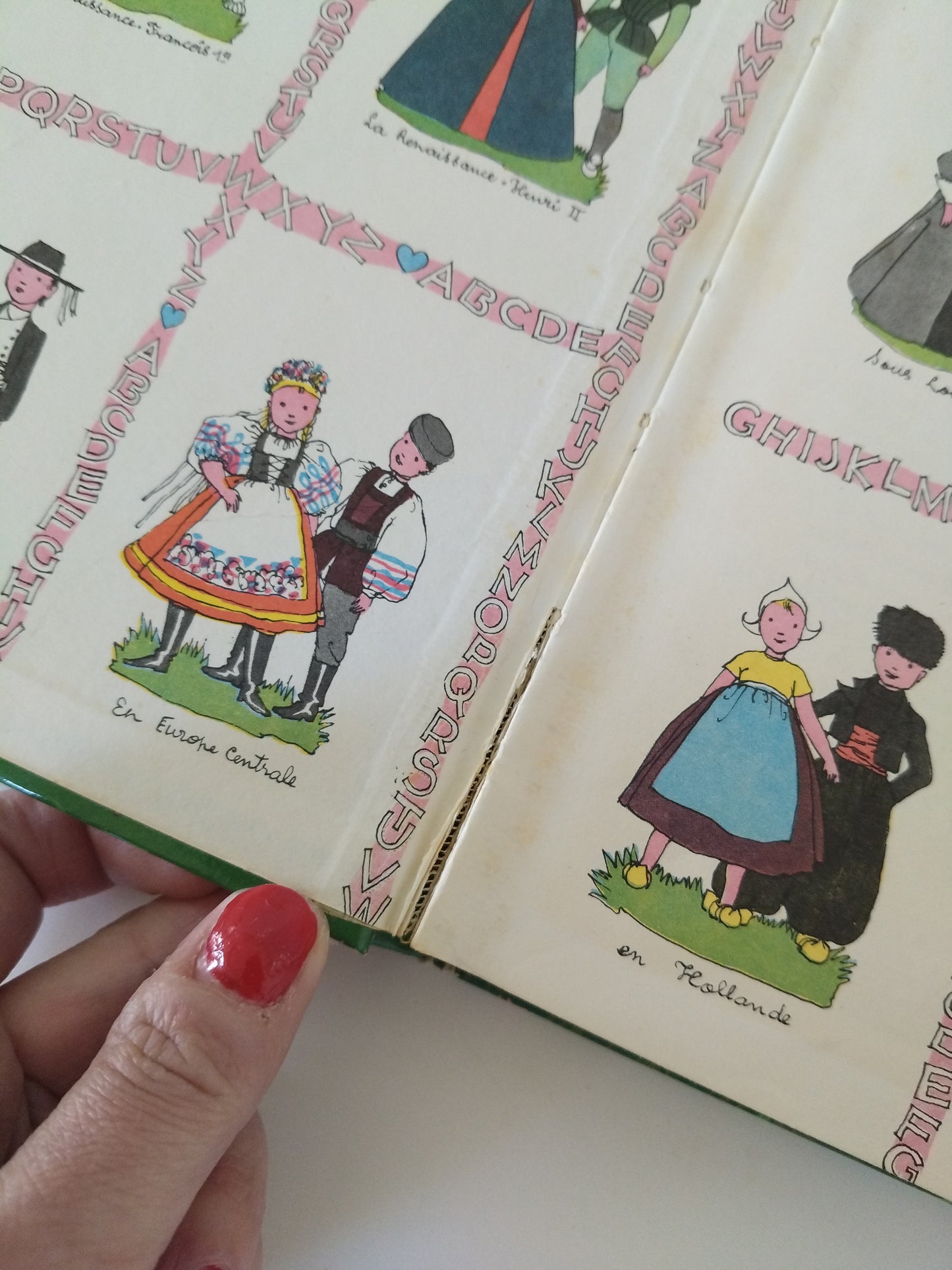 Mon premier Larousse en couleurs 1953