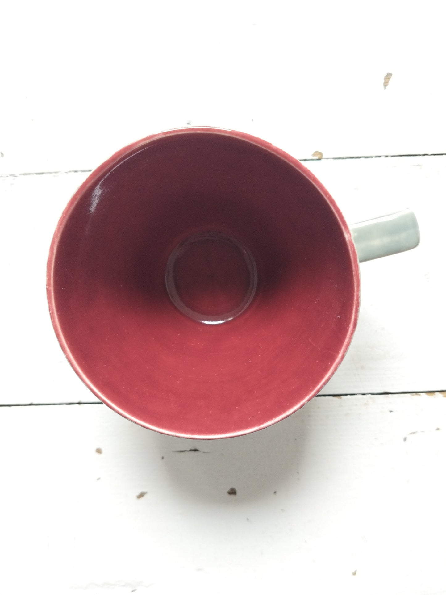 Ensemble 1 tasse grise et 1 soucoupe bordeaux Boch La Louvière Miami Bicolore
