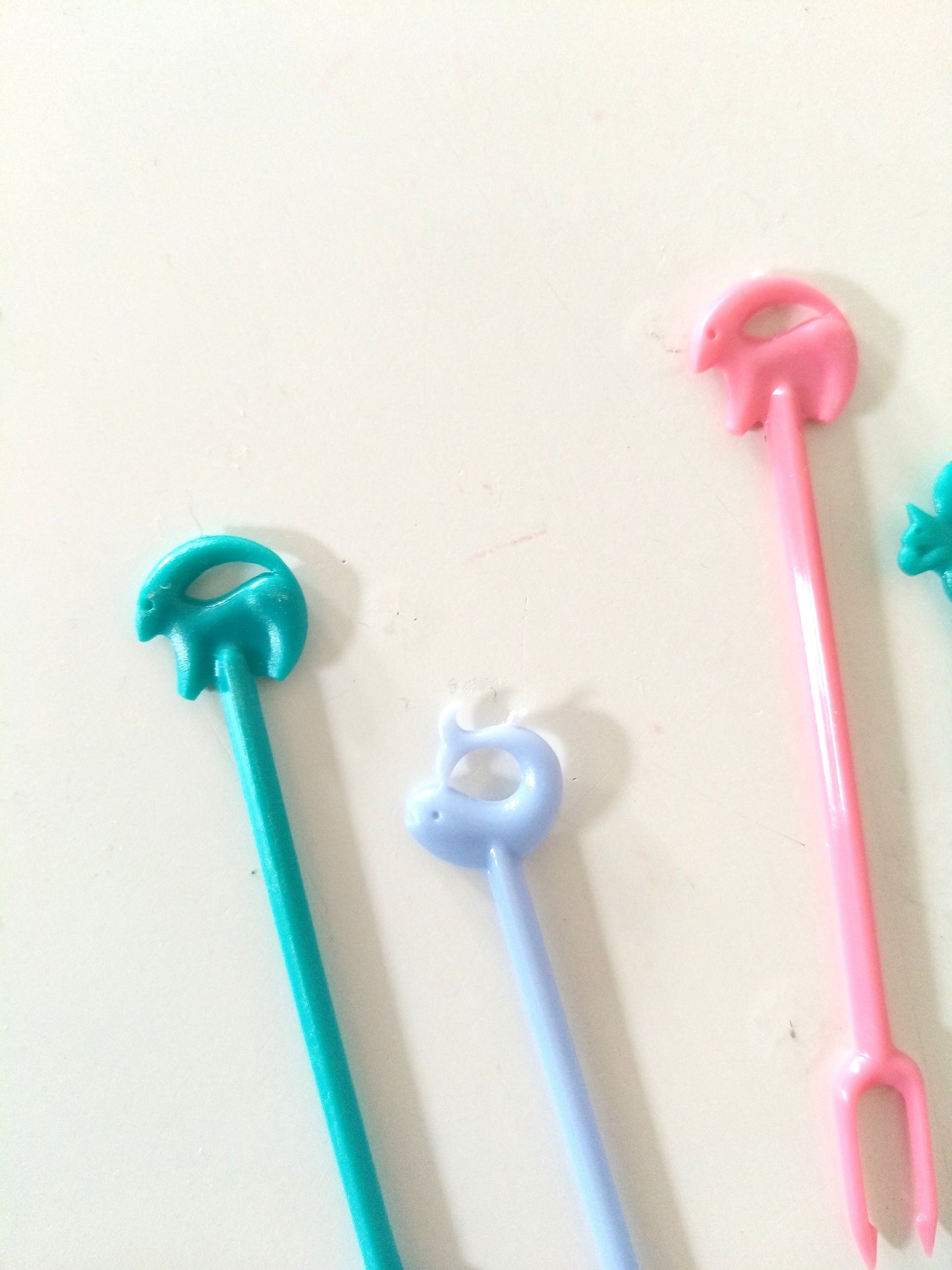 Set de 10 piques apéritif animaux en plastique