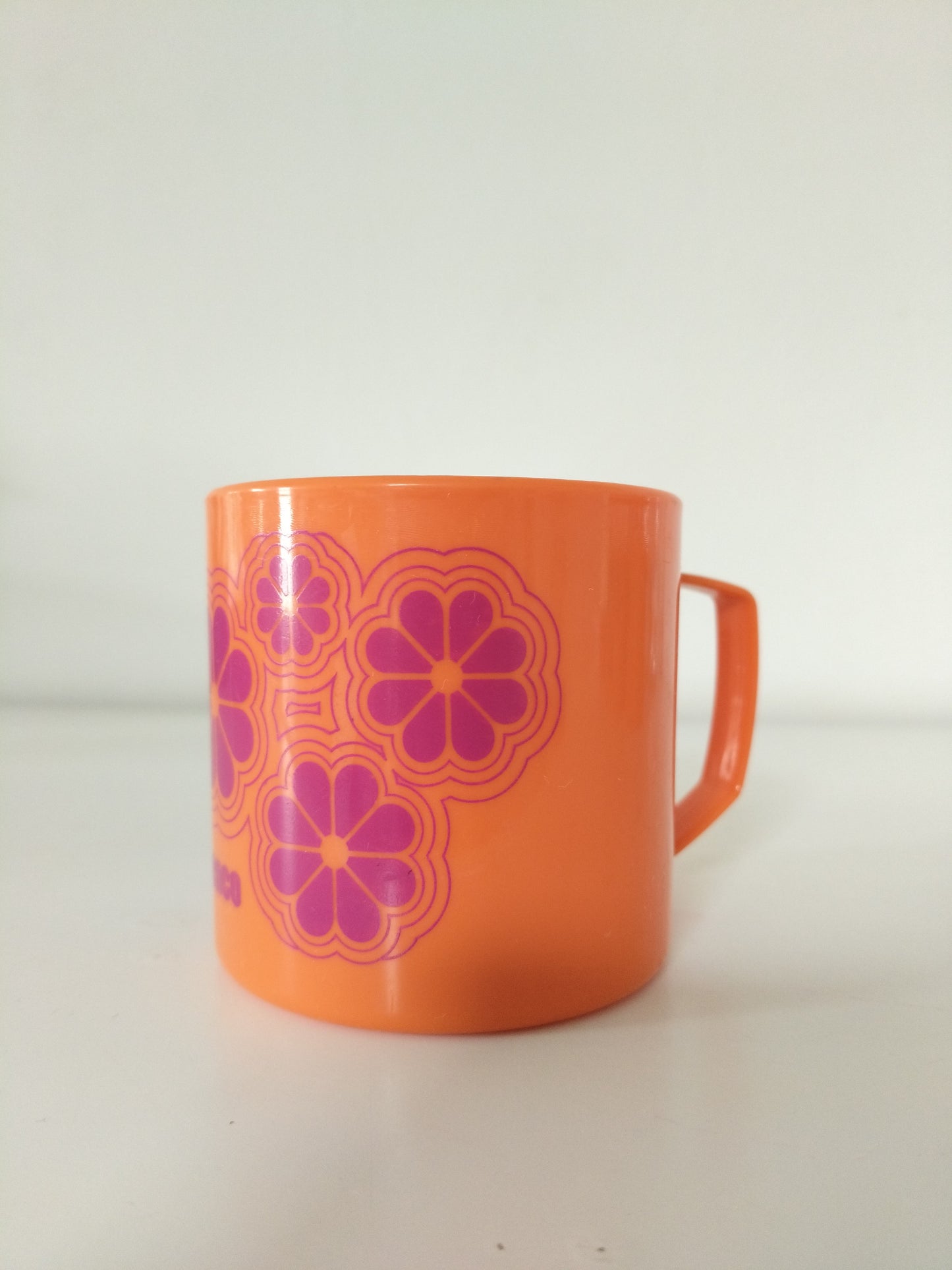 Tasse/ mug en plastique Benco Nutricia au choix