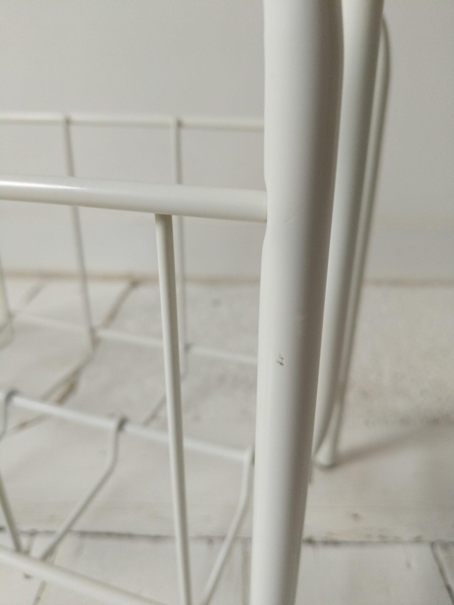 Porte-revues métallique blanc