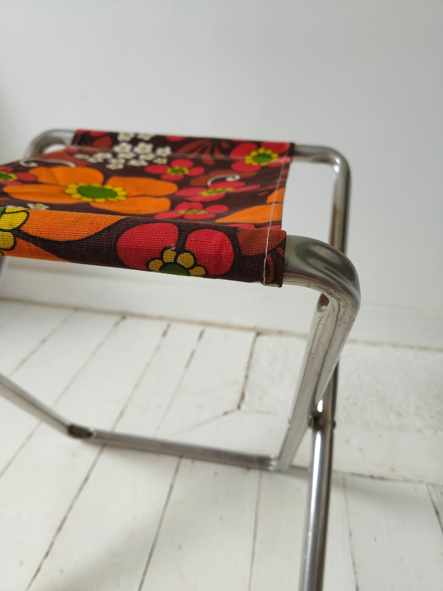 Tabouret de camping pliant flower power vintage