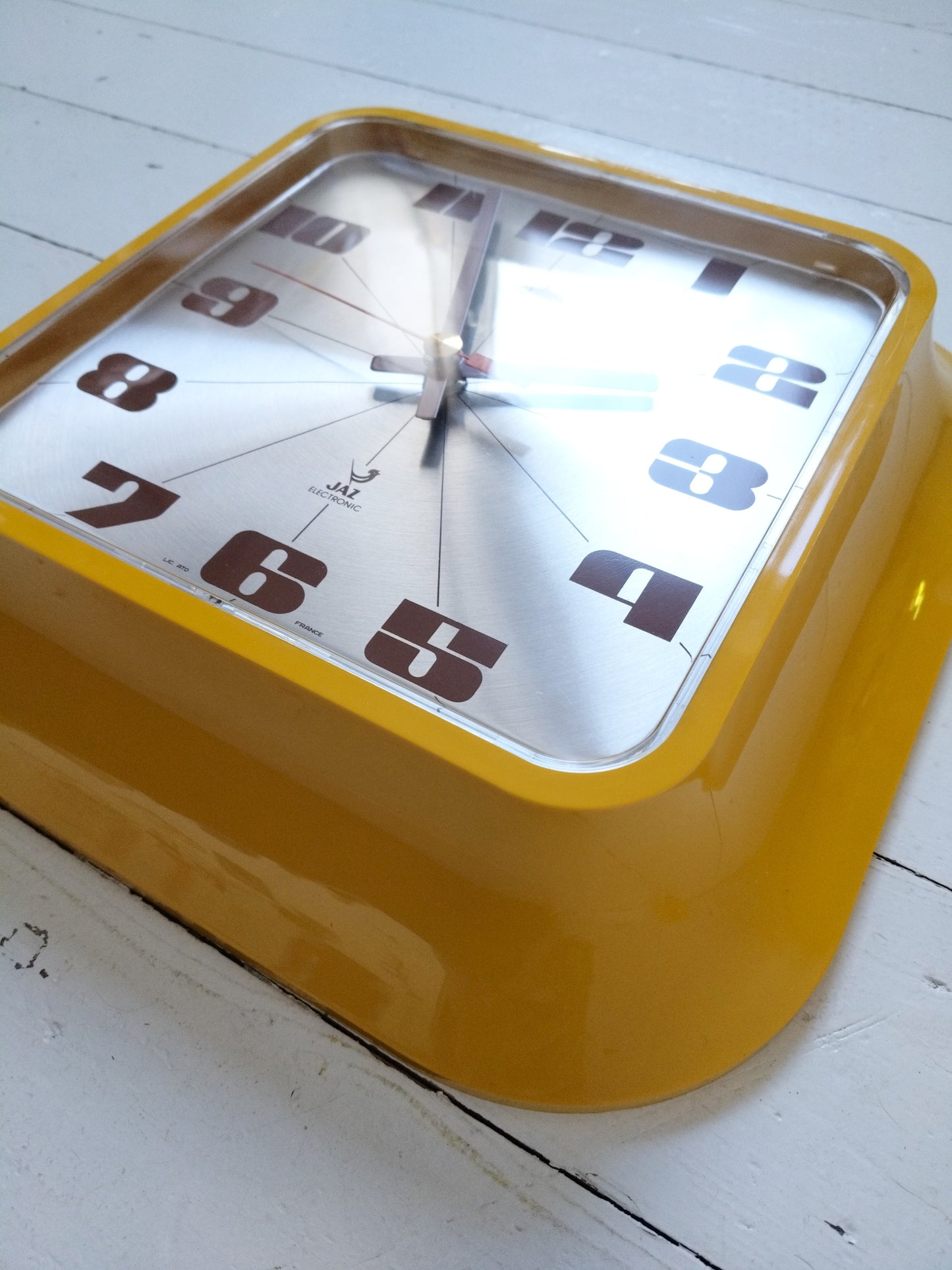 Grande horloge Jaz Electronic ! Réservée Arnaud !