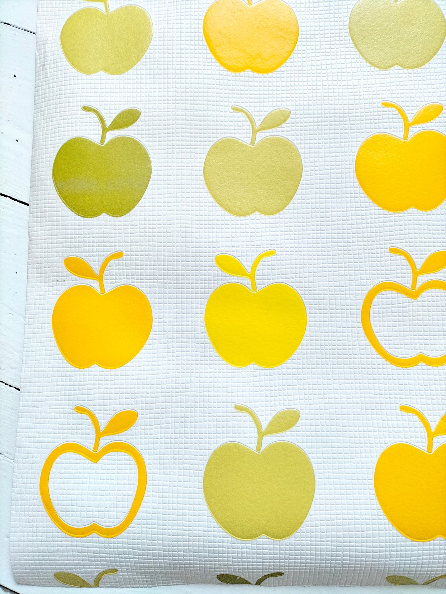 Rouleau de papier peint décor pommes 🍏 (à l'unité)