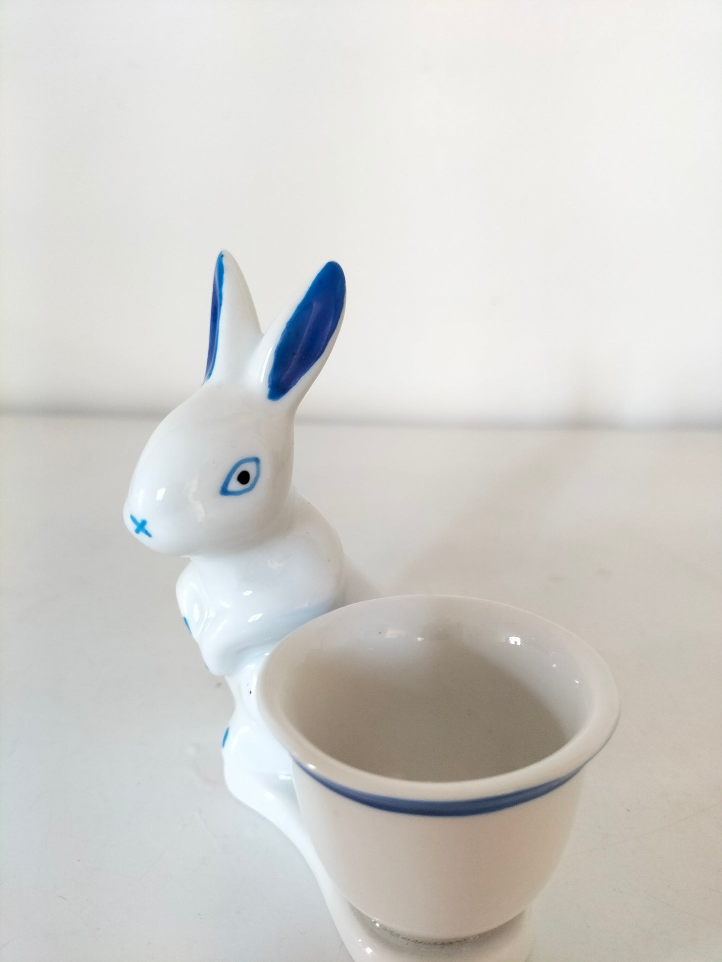 Coquetier lapin en porcelaine au choix