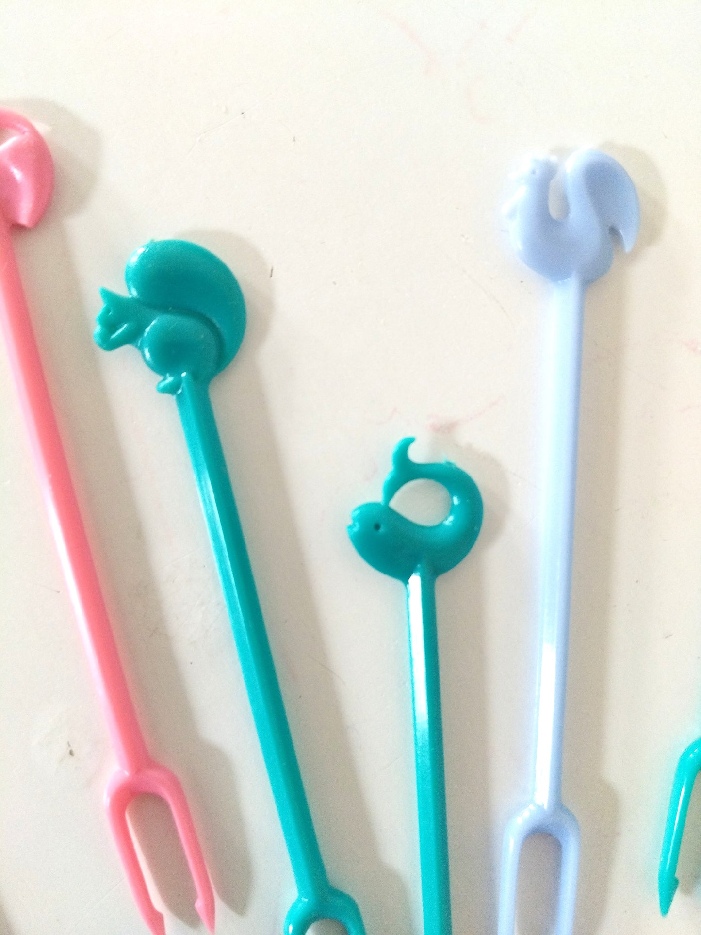Set de 10 piques apéritif animaux en plastique