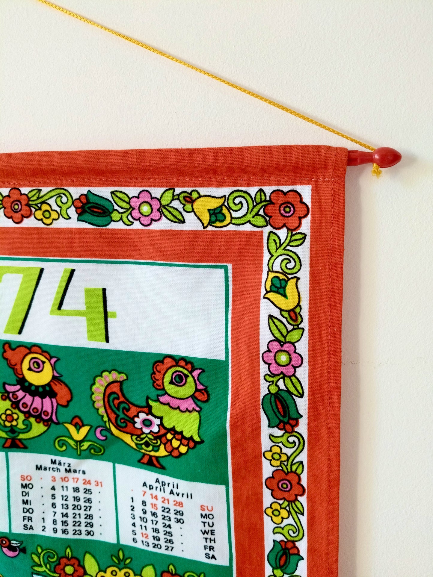 Calendrier mural en tissu année 1974