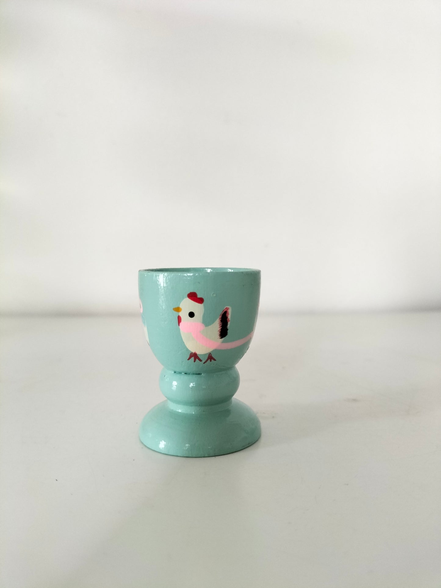 Ensemble de 6 coquetiers en bois peints à la main (2 lots disponibles)
