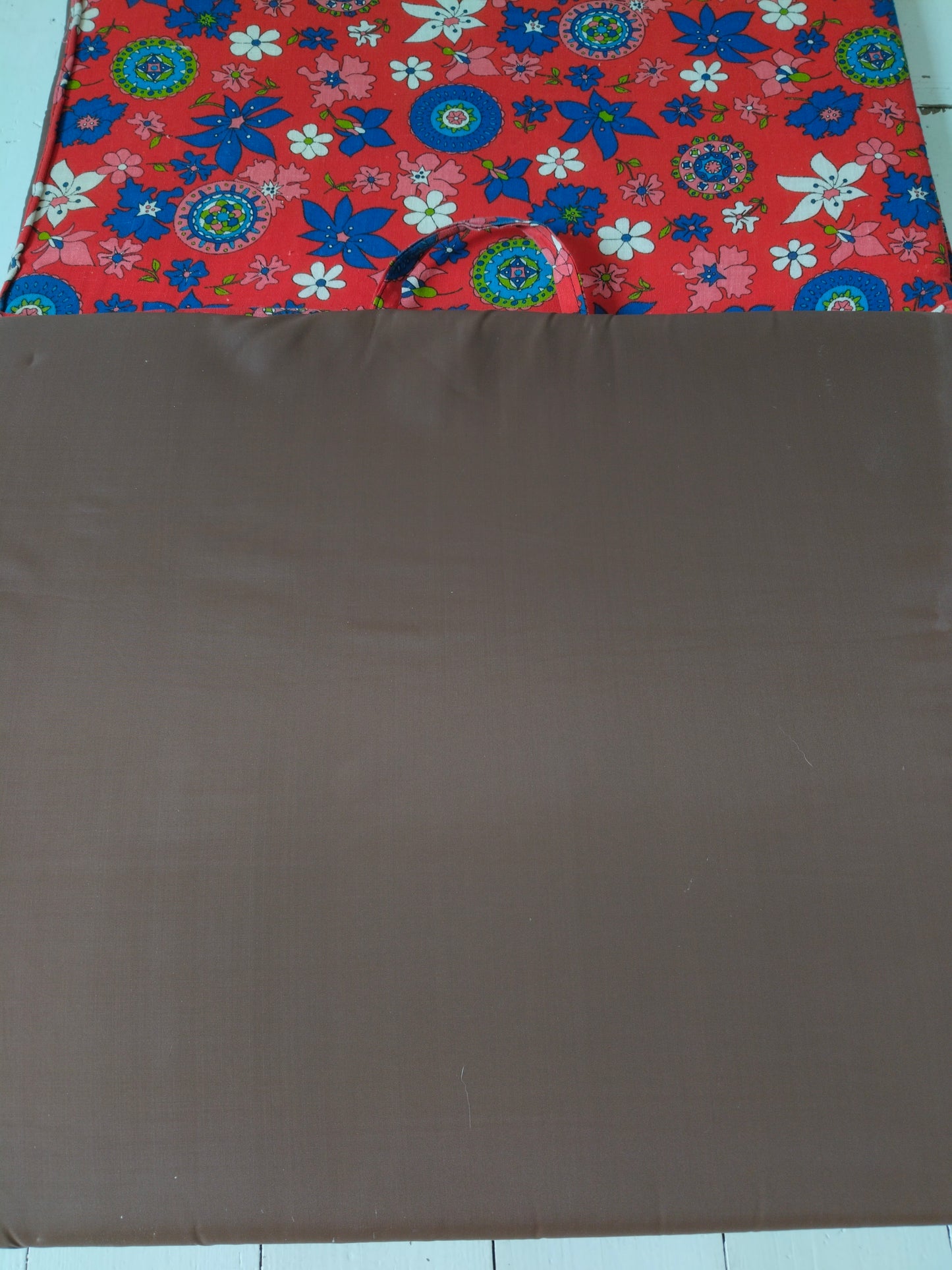 Grand matelas/ coussin de plage pliant
