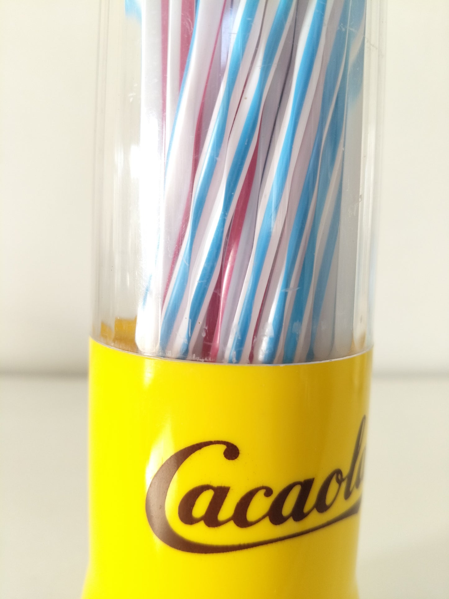 Distributeur de pailles publicitaire en plastique Cacaolat Barcelone
