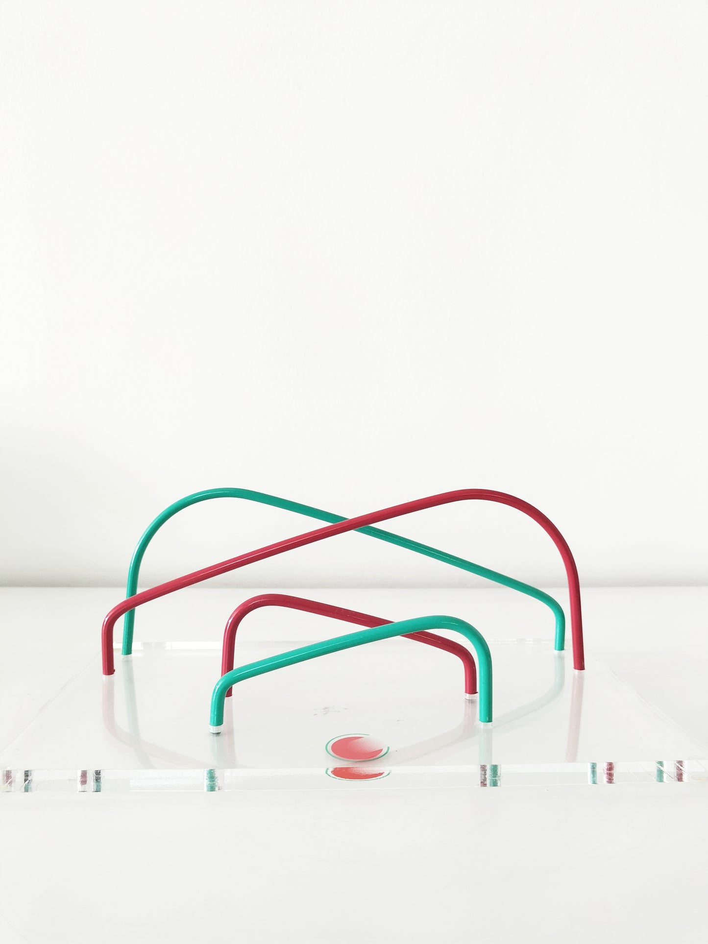 Range-courrier en plexi et métal