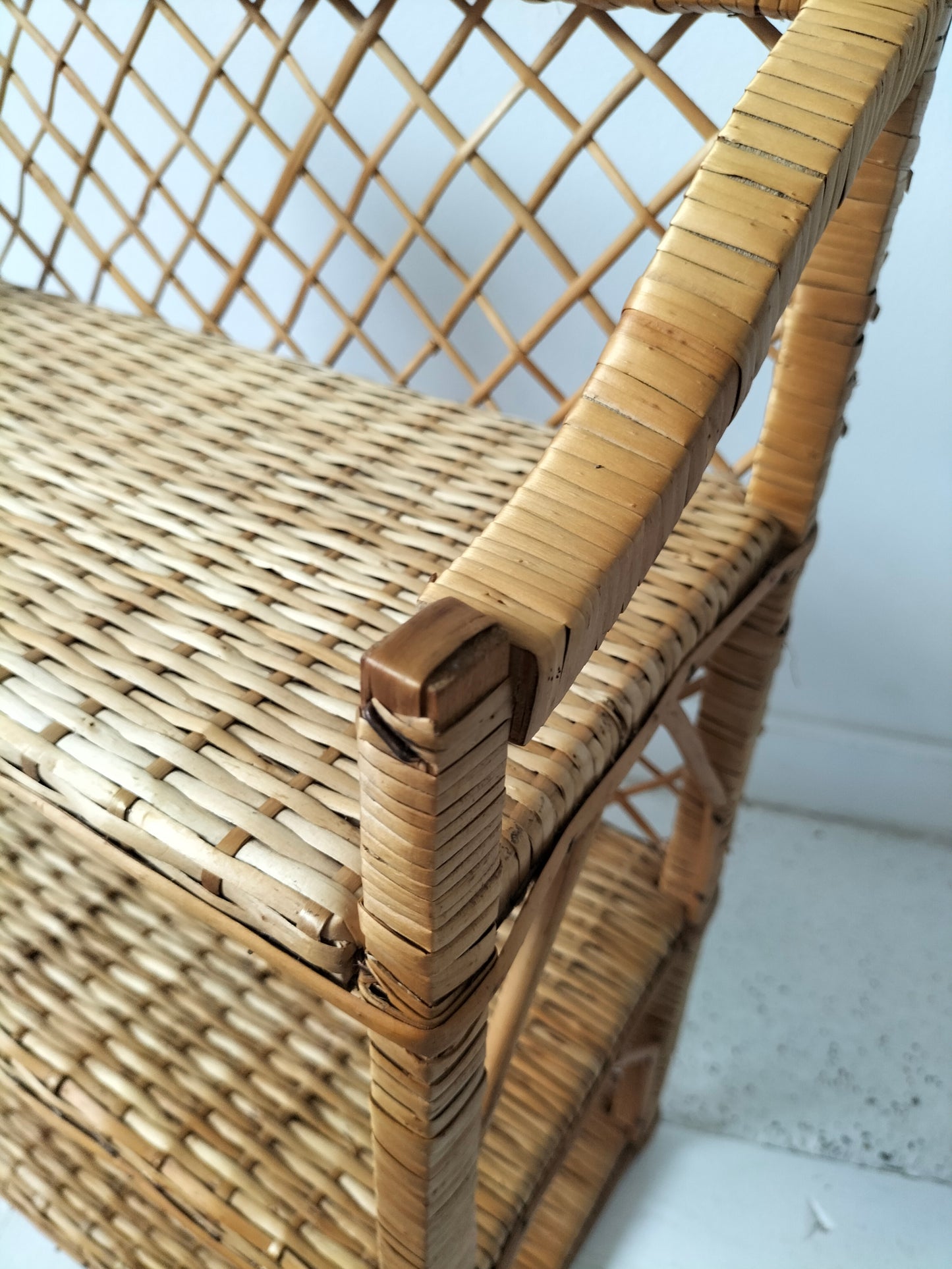 Étagère murale bois et osier